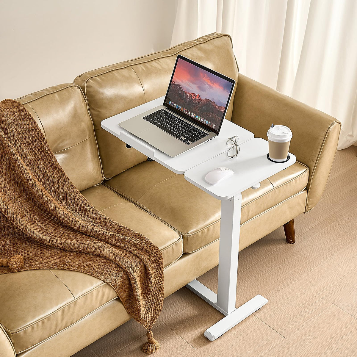 VEVOR Mesa de Cama, Mesa Auxiliar Móvil con Escritorio Abatible y 4 Ruedas Ocultas, Altura y Ángulo Ajustables Escritorio para Portátil con Portavasos para Cama, Hogar, Oficina y Estudio, Blanco