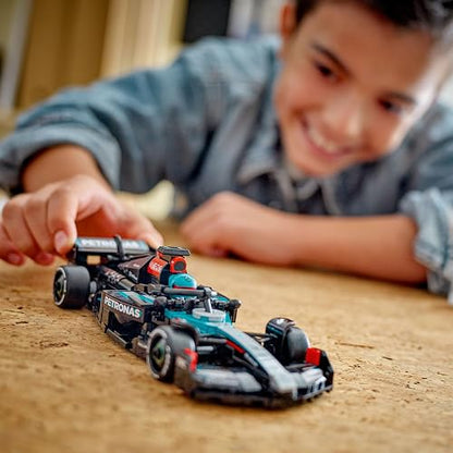 LEGO Speed Champions Auto de Carreras Mercedes-AMG F1 W15 Vehículo de Juguete, Set con 1 minifigura de piloto, Modelo construible, Regalo Coleccionable para niños y niñas 77244