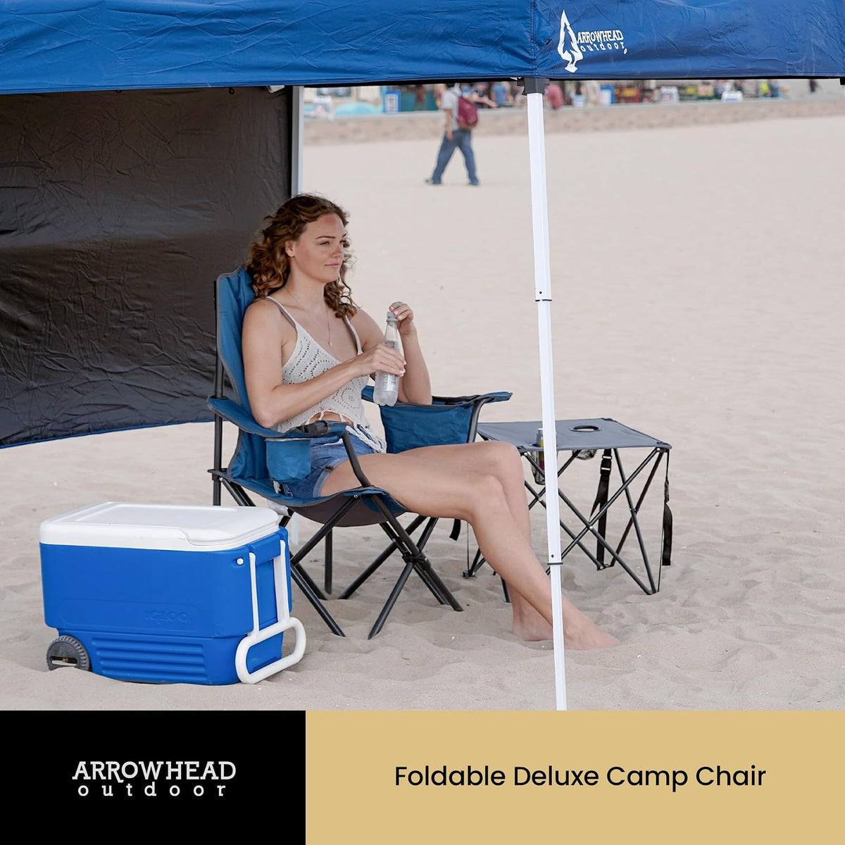 ARROWHEAD Outdoor - Silla plegable portátil para camping con enfriador de 6 latas, portavasos y copas de vino, bolsa de transporte resistente, reposabrazos acolchados, reposacabezas y asiento, soporta