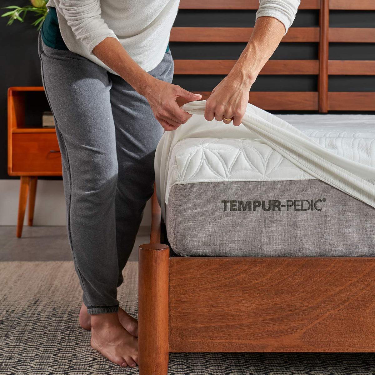 Tempur-Pedic TEMPUR-Protect Waterproof Mattress Protector, King Cover Deep Pocket Fitted, Temperature Balancing, 10-Year Warranty, Made in USA
