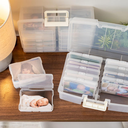IRIS USA Caja Organizadora para Fotos, 12 Estuches, 2 Piezas, Clara | Compatible con fotos 4"x6", asa integrada, organizador para tareas, calcomanías, recortes y tarjetas didácticas