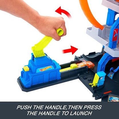 Hot Wheels City Mega Garage con Elevador, Pista de Tres Niveles y Helicóptero, Juego Interactivo con Auto a Escala 1:64, para Niños de 4 Años en Adelante