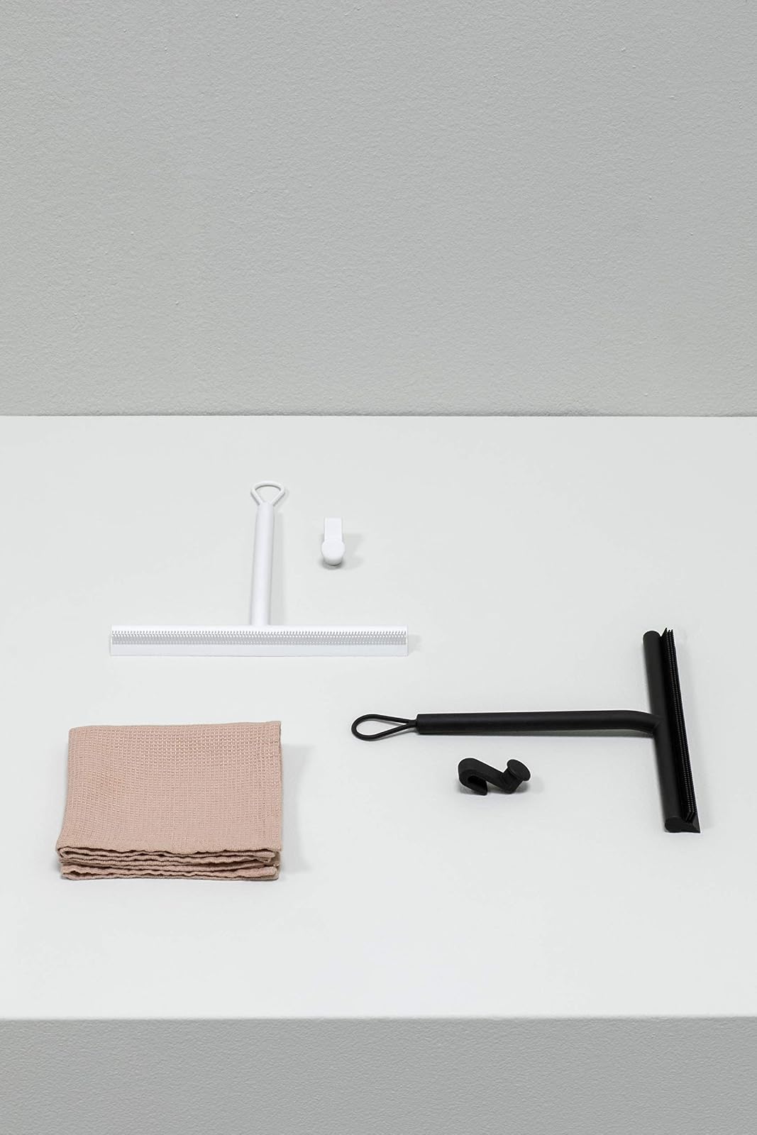 BRABANTIA | Jalador de Cristales para Baño y Cocina | Gris | 24 cm | Diseño Minimalista