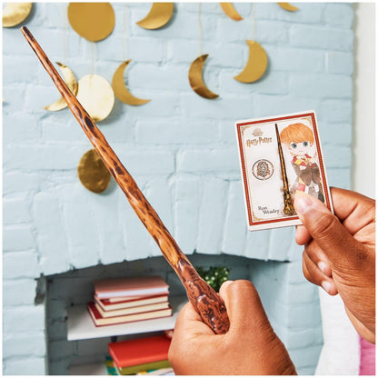 Wizarding World, auténtica Varita de Ron Weasley de 30.5 cm con Tarjeta de hechizos Coleccionable, Juguetes para niños a Partir de 6 años