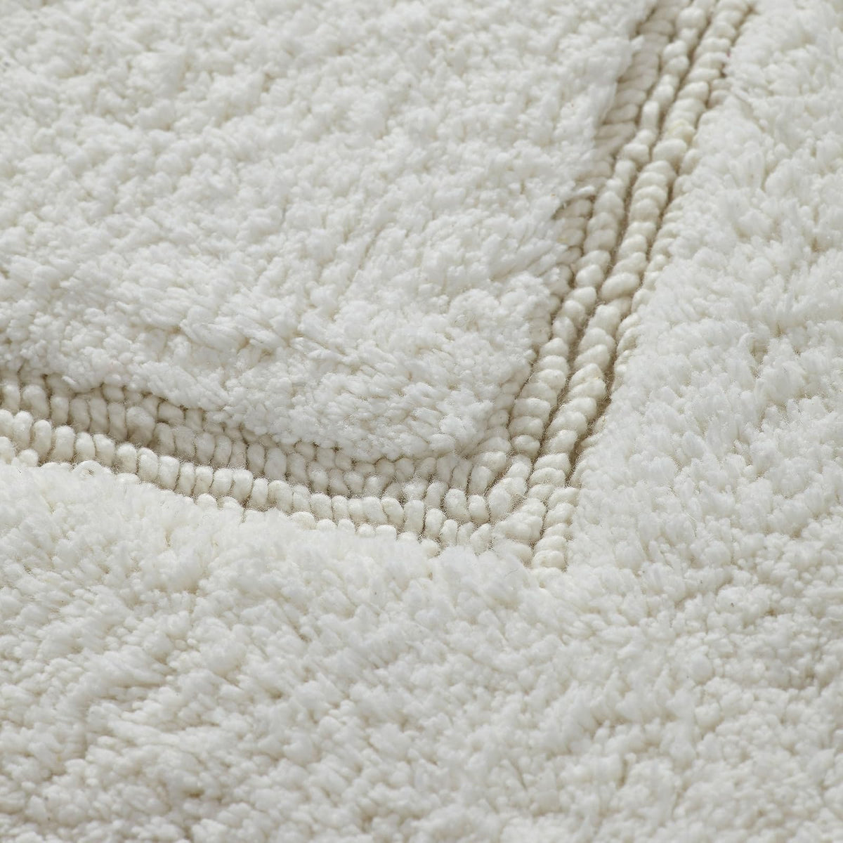 Amrapur Overseas Modern Threads - Juego de 2 tapetes de baño de lujo, algodón peinado suave de bucle sólido, respaldo antideslizante para suelos de baño, 17 x 24 pulgadas y 21 x 34 pulgadas, tapetes de baño absorbentes
