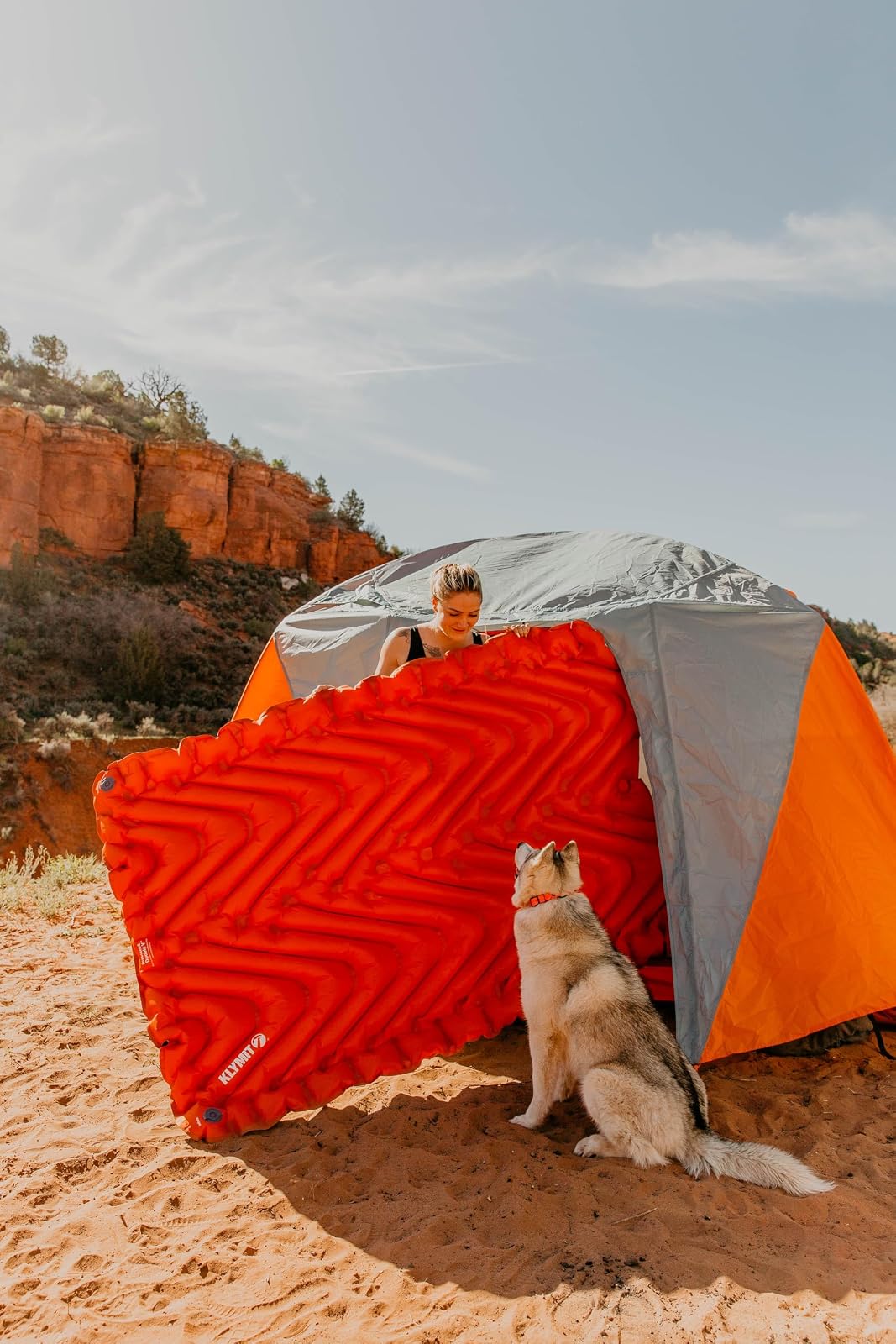KLYMIT Almohadilla de Dormir Doble V para 2 Personas, Doble Ancho (47 Pulgadas), Comodidad Ligera para Acampar en Automóvil, Tiendas de campaña para Dos Personas, Viajes y mochileros