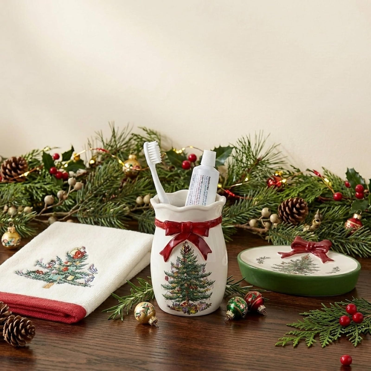 Avanti Linens Spode - Vaso de Resina, Accesorios de baño, decoración del hogar de día Festivo, colección de árbol de Navidad