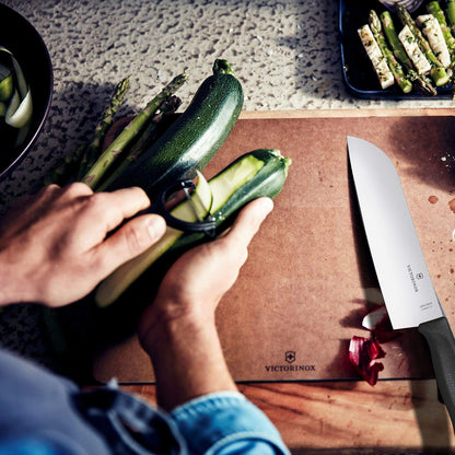 Victorinox Cuchillo Santoku clásico suizo de 17 cm en blíster, color negro