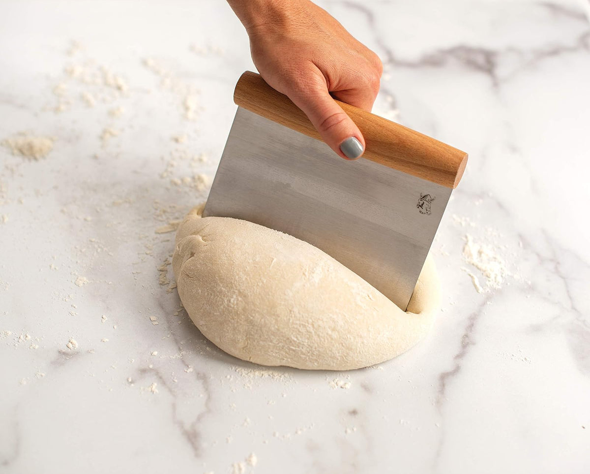 Nordic Ware - Cortador de masa con mango de madera de haya, hoja de acero inoxidable