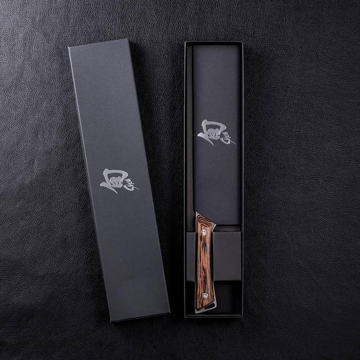 Shun SWT0706 Kanso - Cuchillo de chef (20.32 cm) | Cuchillo de cocina japonés hecho a mano, hoja de acero inoxidable AUS10A, mango Tagayasan