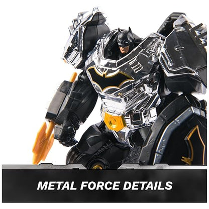DC Comics figura de acción de Batman de la colección Metal Force de 15 cm con minifigura de 10 cm, bláster y traje de armadura integrados, juguetes de superhéroes para niños y niñas a partir de 4 años
