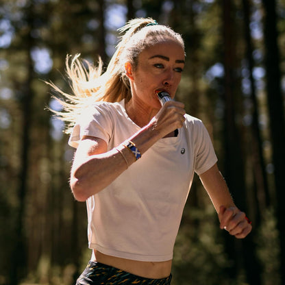 SiS GO Isotonic Energy Gel sabor Piña | Gel Isotónico con Carbohidratos | Textura Líquida y Fácil de Consumir | Ideal para Running, Ciclismo y Deportes de Resistencia | Sin Gluten y Apto para Veganos | Caja 30 x 60ml – Science in Sport