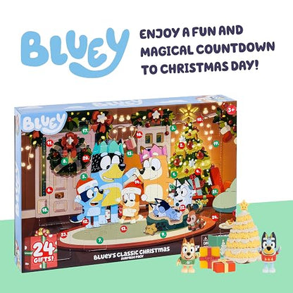 Bluey Calendario de Adviento 2026, 24 días de sorpresas, mini árbol | Incluye 3 mini cifras, 16 accesorios de día festivo, 5 pegatinas, además de Bartlebee, Blue y Bingo en suéteres de Navidad