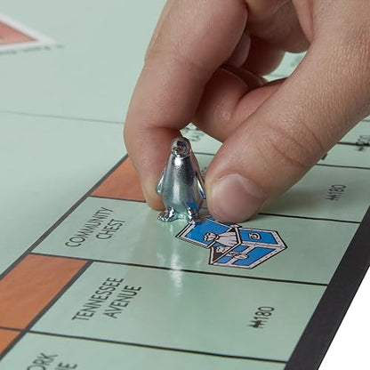 Hasbro Gaming Monopoly - Juego de Mesa de Negociar Propiedades con Bandeja de Almacenamiento y Tokens Grandes para 2 a 6 Jugadores a Partir de 8 años