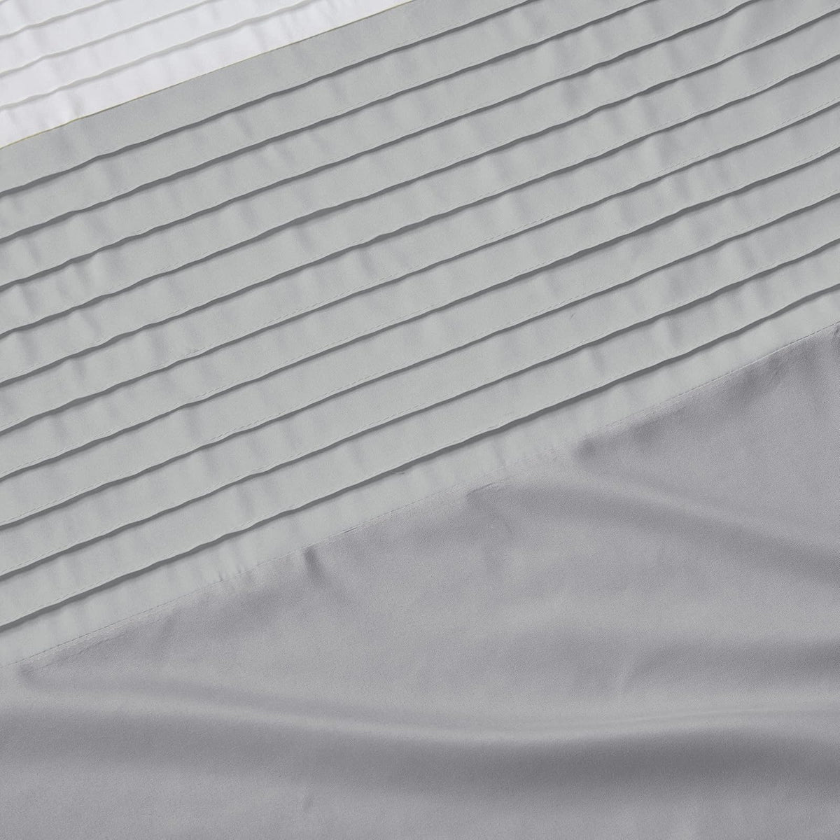 Comfort Spaces Windsor - Cortinas de baño de Tela de Microfibra Moderna y Elegante, diseño de Volantes, 72 x 72 Pulgadas, Color Gris