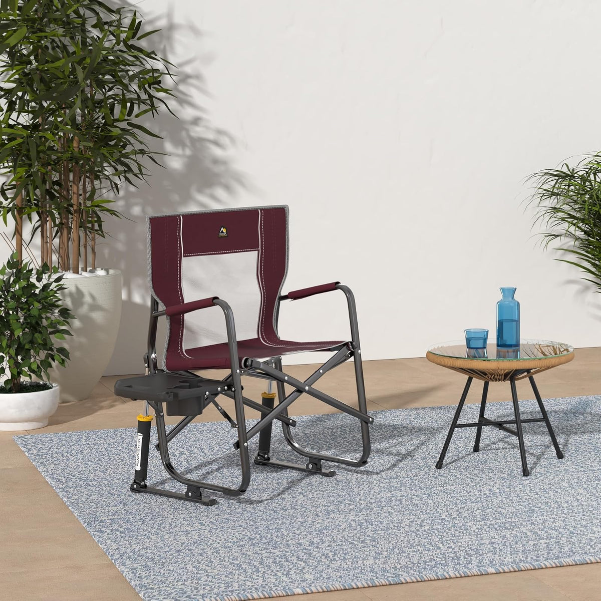 GCI Outdoor Freestyle Rocker XL con Mesa Auxiliar Silla de Camping | Mecedora Plegable portátil con reposabrazos sólidos y duraderos, Soporte para Bebidas y Respaldo cómodo, Color Rojo