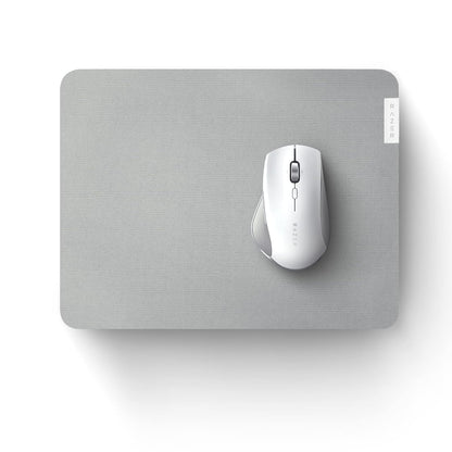Razer Pro Glide - Alfombrilla Suave para Mouse: Espuma de Goma Gruesa de Alta Densidad, Superficie de Tela de microtejido Texturizada, Base Antideslizante, tamaño Mediano