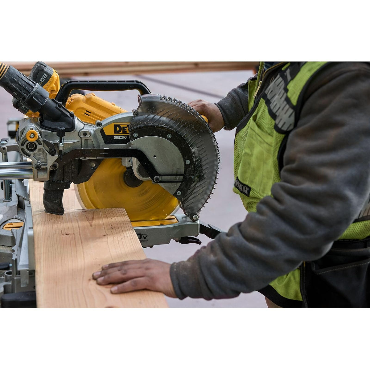 DEWALT - Paquete combinado de hojas de sierra ingletadora, hojas de 12 pulgadas, 40 dientes y 60 dientes, acabado fino, carburo ultra afilado (DWA112CMB)