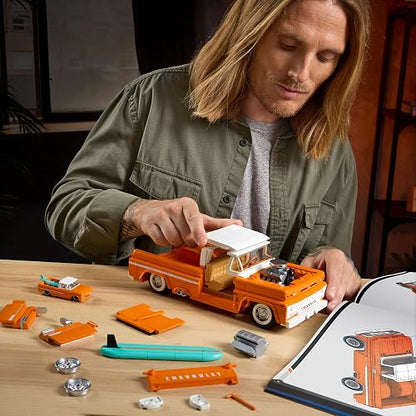 Hot Wheels Brick Shop Juguete de Construcción Custom Chevy '62 Pickup 1:16 | Serie Elite; incluye motor expuesto, calcomanías, placa de colección y auto de metal, para coleccionistas