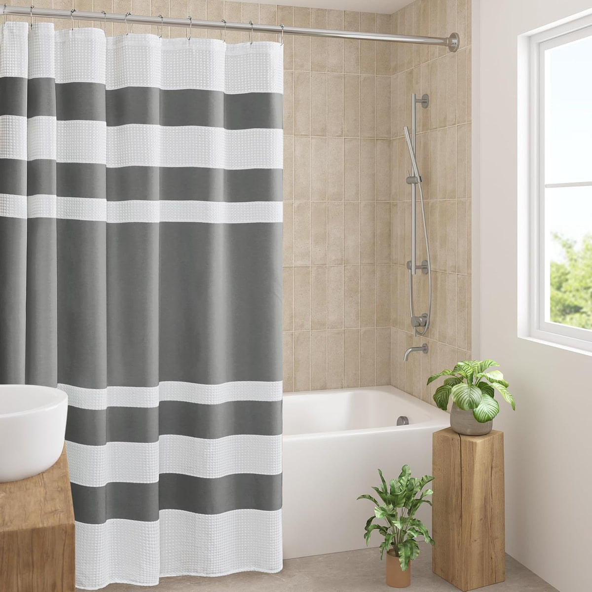 Madison Park SPA - Cortina de Ducha de Tela con gestión de Humedad Scotchgard 3M, Cortinas de Ducha Modernas de Calidad de SPA Premium para baño, estándar 72 x 72, Color carbón