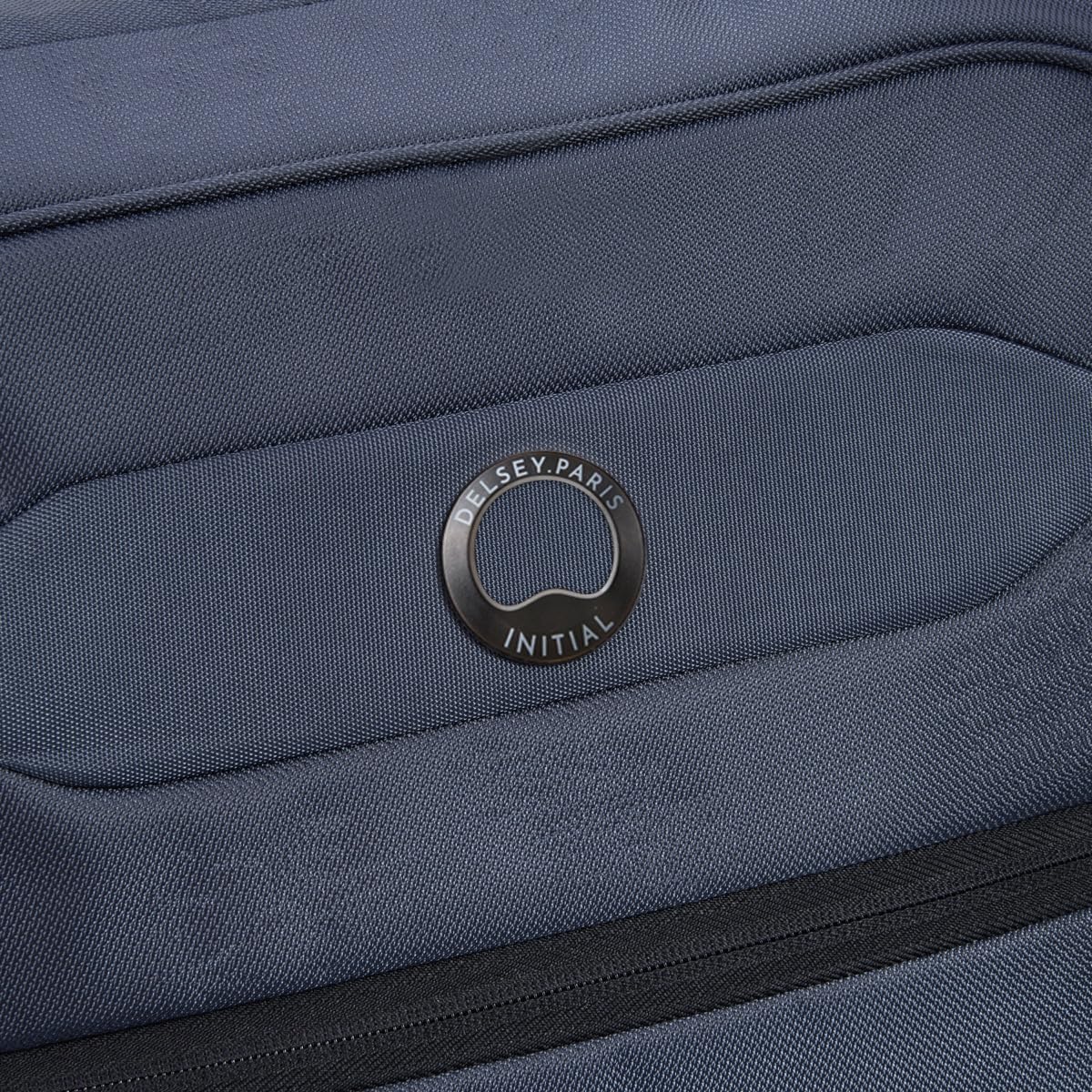 Mochila de Viaje Delsey Easy Trip 20 Pulg. Bolsillo porta laptop, correas sujetadoras internas, Compatible con sistema Trolley, Color Azul