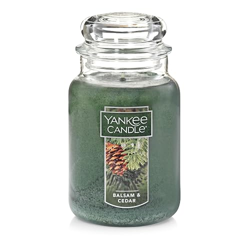 Yankee Candle - Vela clásica de 22 onzas con Aroma a bálsamo y Cedro, con Aroma a Cedro Grande, más de 110 Horas de combustión, Regalo Ideal para día Festivo