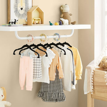 SONGMICS - Paquete de 30 Perchas para Pantalones de bebé con Clips, Perchas para niños con 6 divisores de Ropa, Colgador Antideslizante para niños, Color Negro UCRF013B30