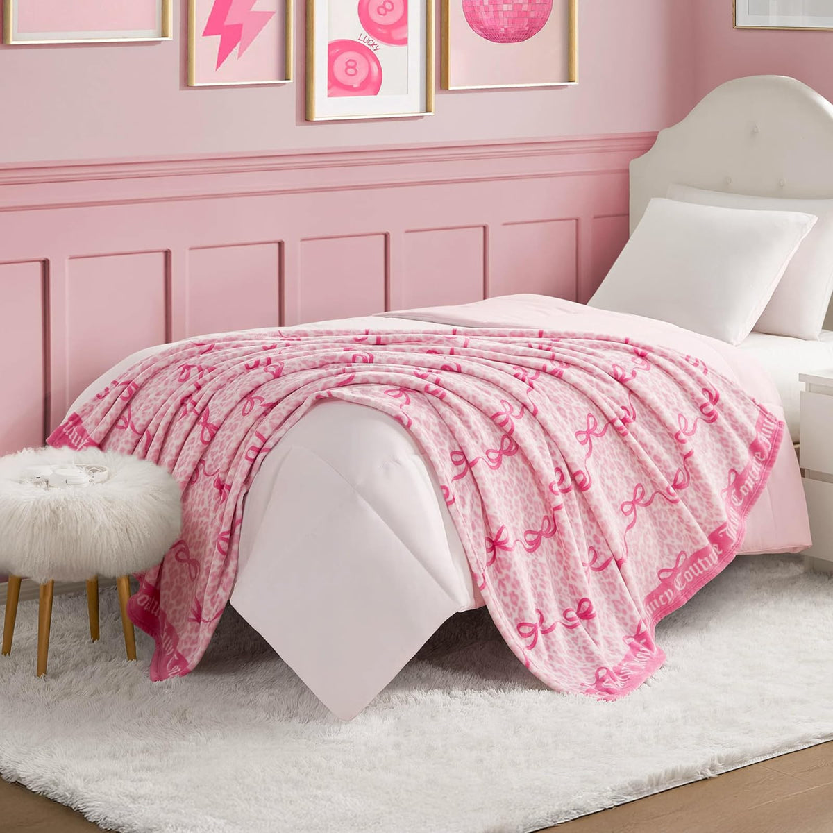 Juicy Couture - Manta de Felpa icónica de 50 x 70 Pulgadas, Color Rosa, Mantas Decorativas para sofás, Mantas para sillas y Camas