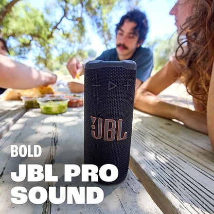 JBL Grip - Altavoz Bluetooth Compacto con Sonido Bold JBL Pro y luz Ambiental, hasta 14 Horas de Tiempo de reproducción, Agua, Polvo y caídas (IP68) y conexión multiparlante con Auracast (púrpura)