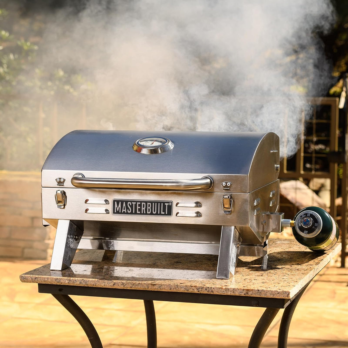 Masterbuilt - Parrilla portátil de gas propano con patas plegables, estante de calentamiento recubierto de cromo y 288 pulgadas cuadradas de acero inoxidable, modelo MB20030819