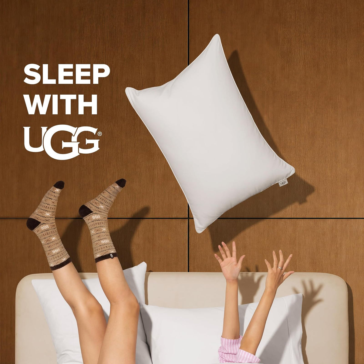 UGG Danielle - Almohada de Cama de Hotel de Lujo hipoalergénica de tamaño estándar para Dormir en la Parte Posterior o Lateral con Funda Lavable para tamaño Queen matrimonial o Individual, 20 x 28