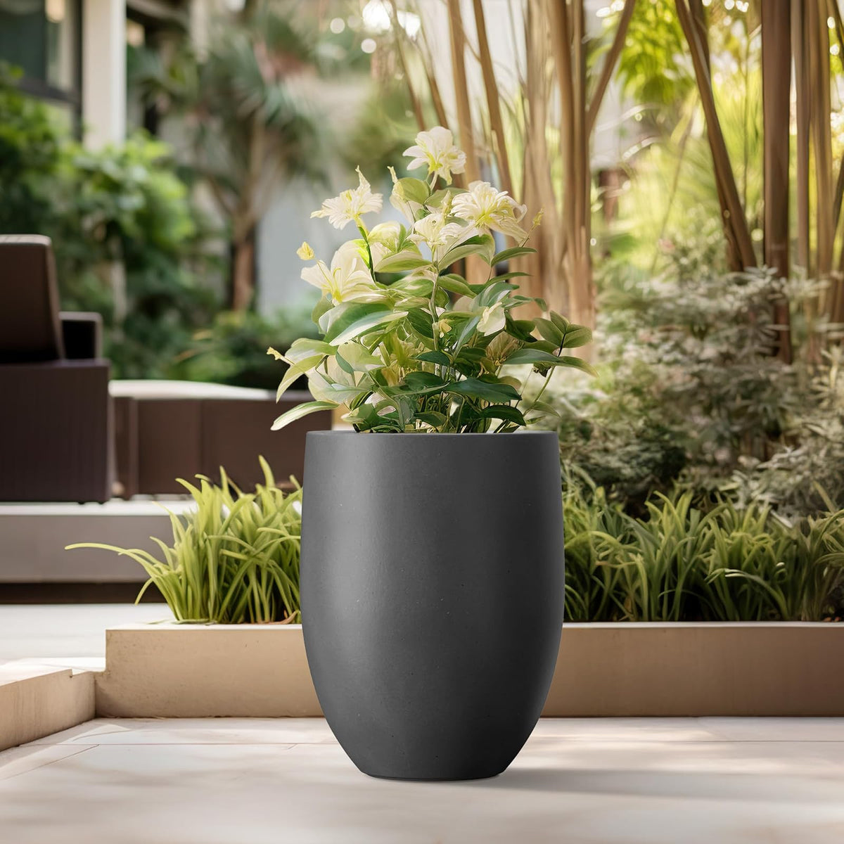 Kante - Maceta Alta Negra bruñida de 21.5 Pulgadas de Alto, Maceta Decorativa Grande para Interiores con Orificio de Drenaje y tapón de Goma, Estilo Redondo Moderno para el hogar y el Patio