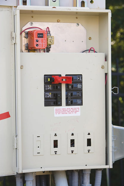 Brady Clamp-On Breaker Lockout, for 480/600V