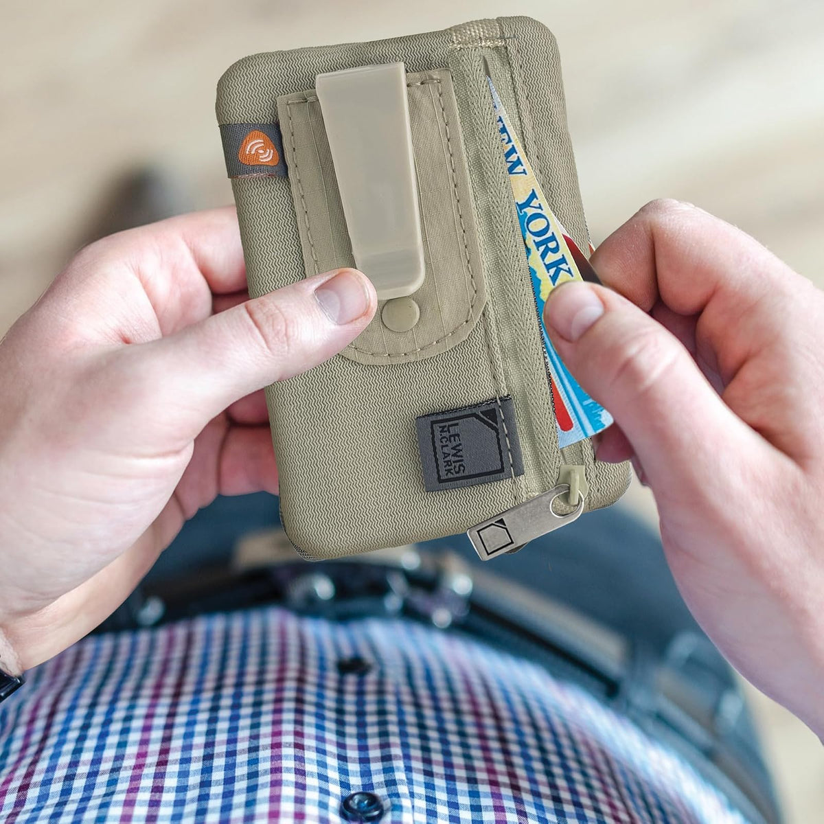 Lewis N. Clark RFID-Blocking - portafolios con clip oculto para cinturón de viaje, Marrón, Una talla