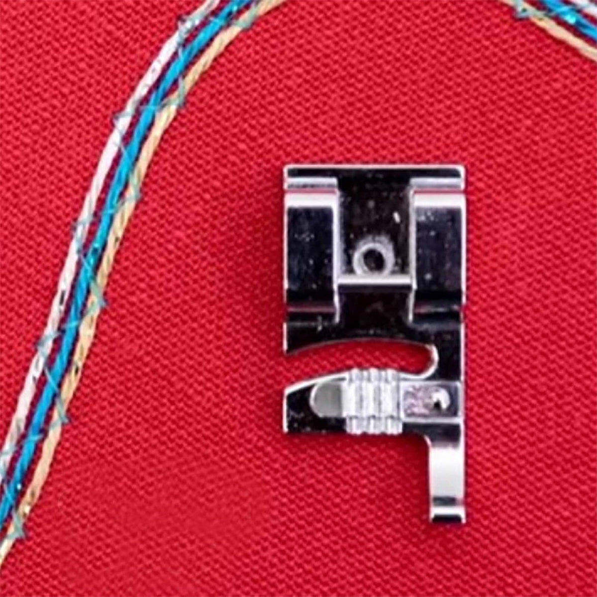 Singer Prensatelas de cordón | Costuras Decorativas y Adornos de Superficie | Funciona con Cordones, Trenzas, Hilo Dental e Hilo | Guía de 3 Agujeros para Costuras Creativas