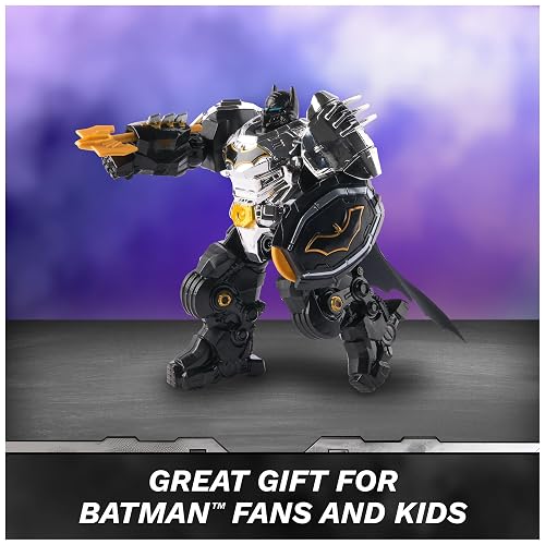 DC Comics figura de acción de Batman de la colección Metal Force de 15 cm con minifigura de 10 cm, bláster y traje de armadura integrados, juguetes de superhéroes para niños y niñas a partir de 4 años