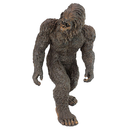 Design Toscano Yeti The Bigfoot - Estatua de jardín para Interiores y Exteriores, Mediana de 21 Pulgadas de Alto, Resina de Piedra fundida, Acabado café