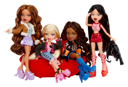 Bratz GOIN out! - Sasha - 1 Muñeca de Moda Coleccionable con Accesorios, Viene con un Conjunto, un Bolso, un Par de Gafas de Sol y un Cepillo - Juguete para Niños - para Mayores de 6 Años