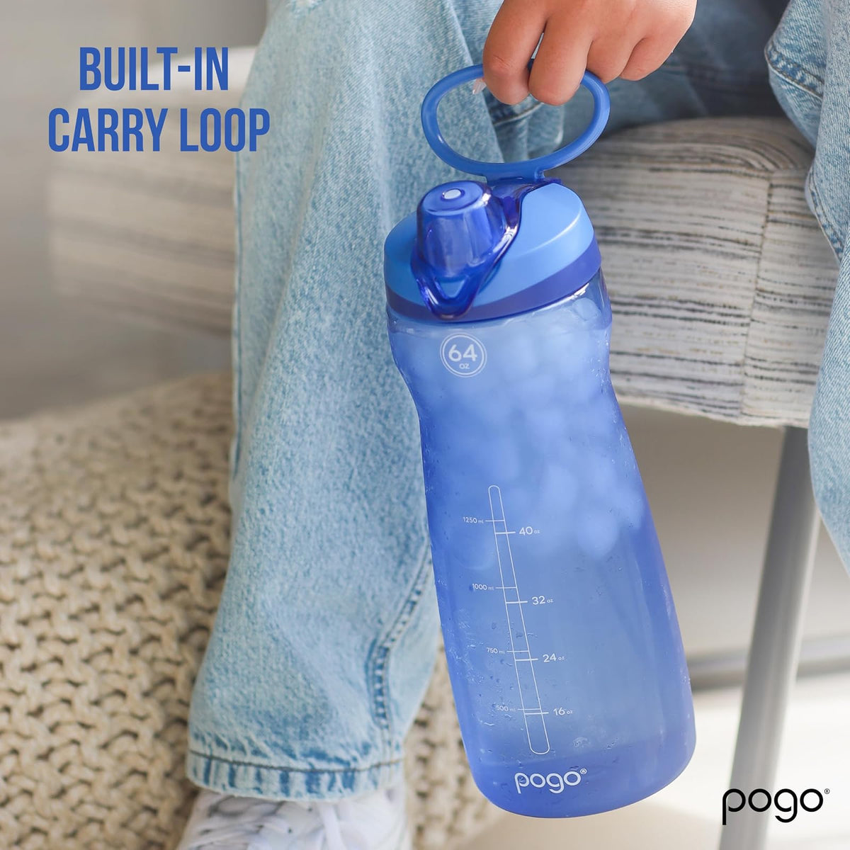 Pogo - Botella de agua de plástico de 64 onzas con tapa a prueba de fugas y asa de transporte, reutilizable, sin BPA, marcas de capacidad, apta para lavaplatos, perfecta para viajes, escuela, al aire