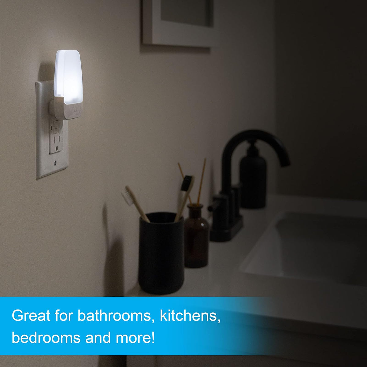 GE 55992, luz LED nocturna, enchufable, sensor de atardecer a amanecer, blanco frío, iluminación ambiental, ideal para niños y adultos, recámara, baño, guardería, cocina, pasillo, 4 unidades
