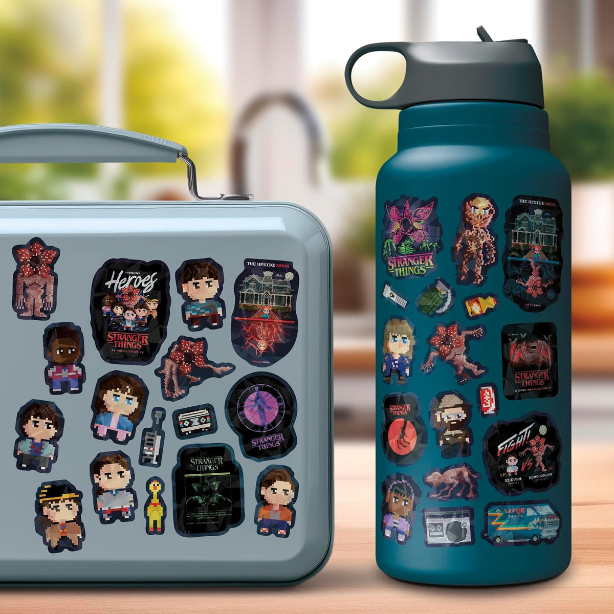 Stranger Things 5 - Pegatina estándar Pixel Friends Forever - 4 hojas