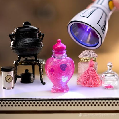 MGA´s Miniverse Harry Potter Clase de Pociones - Réplica Exacta con Más de 100 Piezas, Accesorios Exclusivos y Resina DIY para Crear y Exhibir