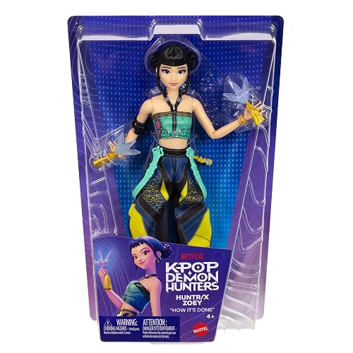 KPOP Demon Hunters Muñeca Zoey | Con el aspecto de How It's Done, con accesorios Spirit Blades inspirados en la película, JRN37