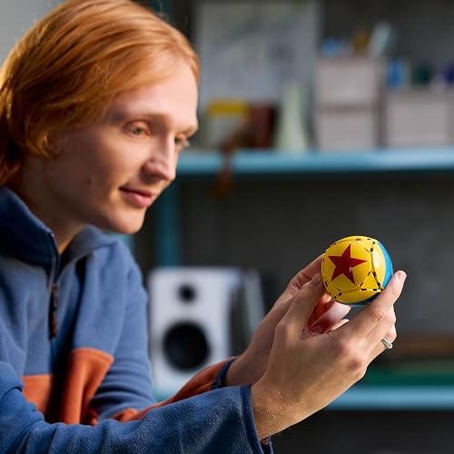 Lego Ideas | Disney Pixar Luxo Jr. Modelo de Exhibición Construible y Coleccionable para Adultos, Recuerdo Cinematográfico, Nostálgico Regalo para Hombres, Mujeres y Fans 21357