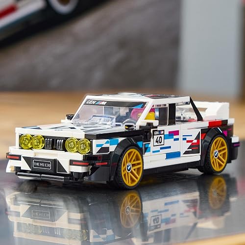 LEGO Speed Champions BMW M3 (E30) – Kit de Construcción para Niños y Niñas a Partir de 9 Años – Auto BMW de Juguete con Minifigura de Piloto – Réplica de Vehículo – 77263