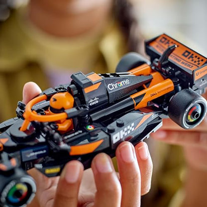 LEGO Speed Champions Auto de Carreras McLaren F1 Team MCL38 Set con vehículo, Modelo construible, Kit con 1 minifigura, Juego y Regalo Coleccionable para niños y niñas 77251