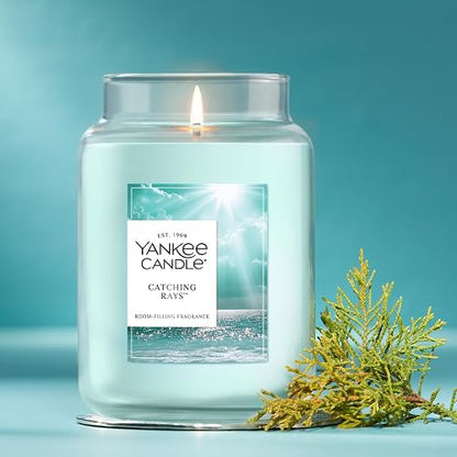 Yankee Candle - Vela perfumada en tarro grande con hasta 150 horas de tiempo de combustión, mezcla de cera de soja para una combustión más limpia y consistente, vela en tarro de 22 onzas con fragancia