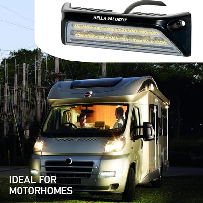 Hella 357098001 ValueFit SM2000 Luz de Escena Exterior de 12 V/24 V, Carcasa de Aluminio Negro con Recubrimiento en Polvo, Resistente al Agua y al Polvo IP6K7 para caravanas, campistas, autocaravanas