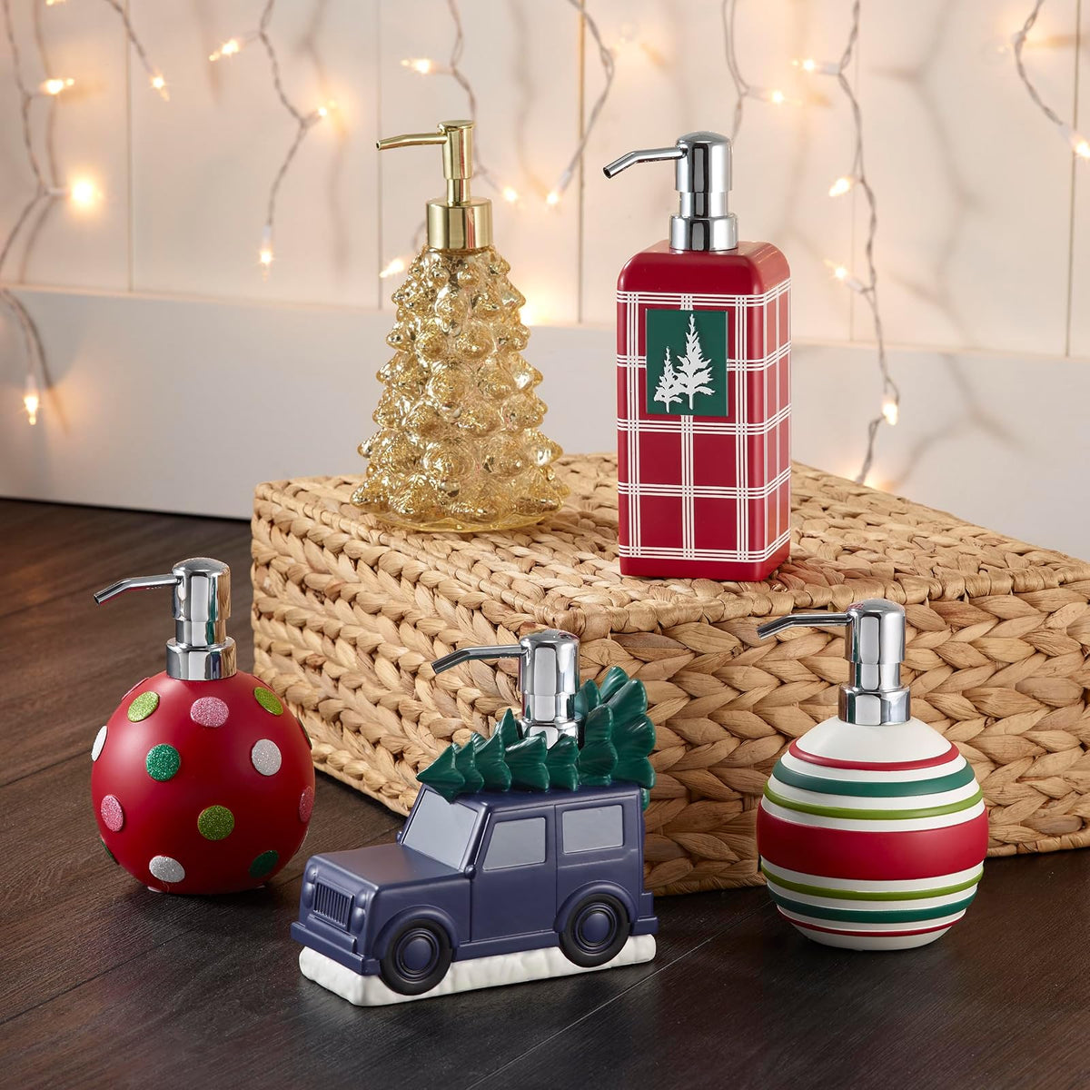 Avanti Linens - Bomba de loción, Esencial de baño de Resina, decoración de Navidad Ideal (colección de gnomos de Navidad)