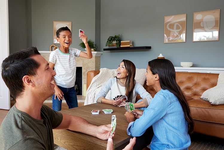 UNO Original Caja Metálica, Juego de Mesa Familiar de 2 a 10 Jugadores | Juego de cartas clásico para niños, adolescentes y noche de juegos familiares, tarjetas accesibles y personalizables para